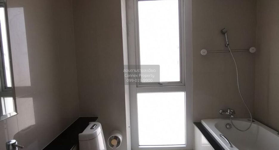 For rent 3 bedrooms condo in Khlong Toei, Bangkok