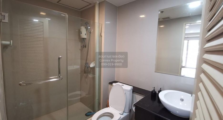 For rent 3 bedrooms condo in Khlong Toei, Bangkok