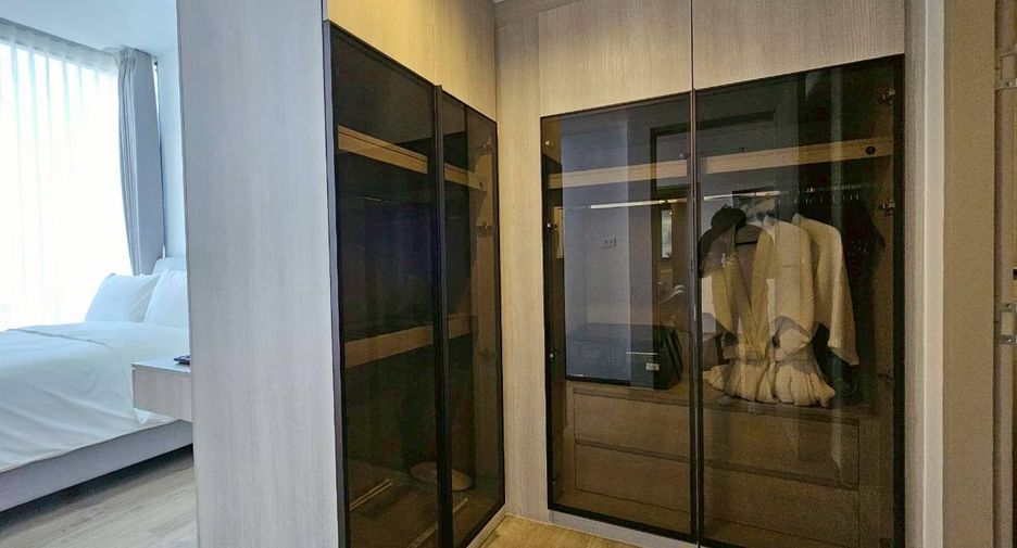 For rent 2 bedrooms condo in Phra Khanong, Bangkok