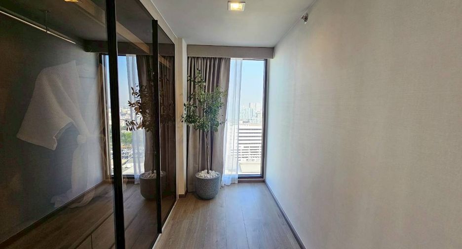 For rent 2 bedrooms condo in Phra Khanong, Bangkok