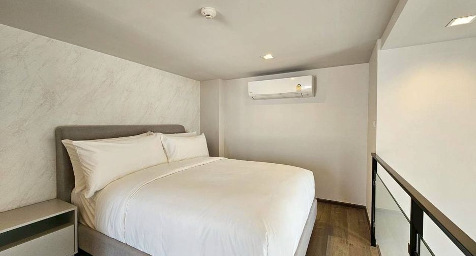 For rent 2 bedrooms condo in Phra Khanong, Bangkok
