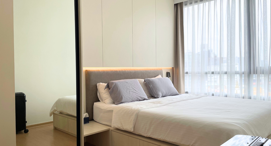 For rent 2 bedrooms condo in Watthana, Bangkok