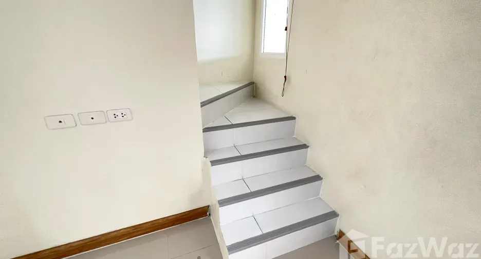 For sale 4 bedrooms townhouse in Mueang Samut Sakhon, Samut Sakhon