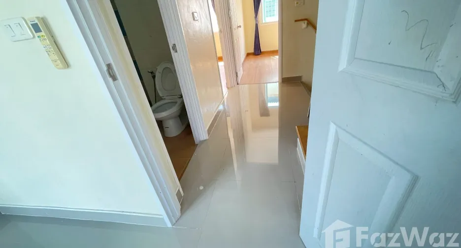 For sale 4 bedrooms townhouse in Mueang Samut Sakhon, Samut Sakhon