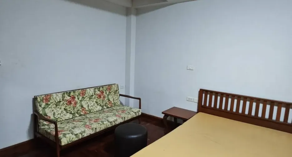 For rent studio apartment in Khlong Toei, Bangkok