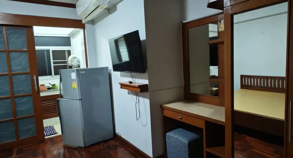 For rent studio apartment in Khlong Toei, Bangkok