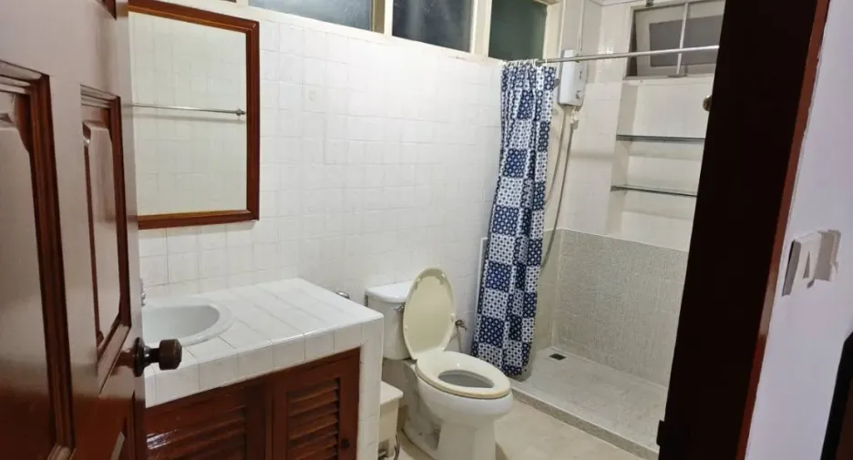 For rent studio apartment in Khlong Toei, Bangkok