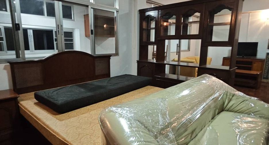 Аренда 3 спальни апартаменты в Кхлонг Тоеи, Бангкок