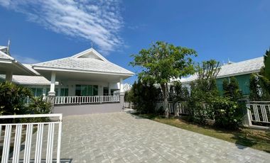 For rent 4 bedrooms villa in Hua Hin, Prachuap Khiri Khan