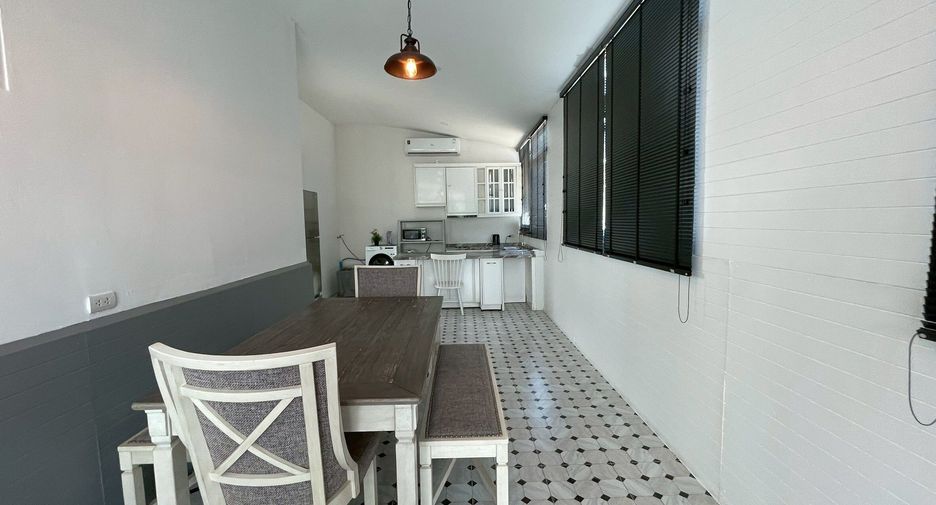 For rent 4 bedrooms villa in Hua Hin, Prachuap Khiri Khan