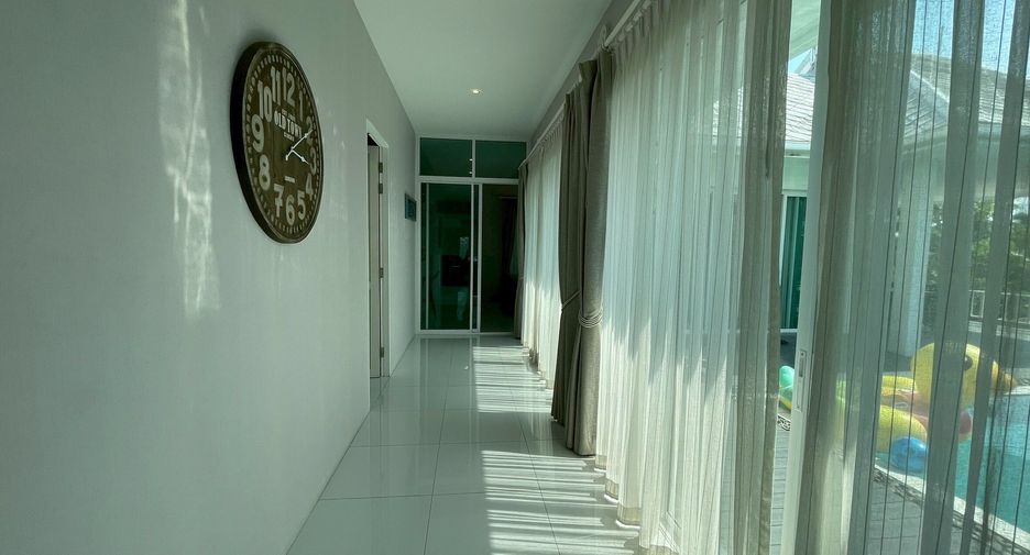 For rent 4 bedrooms villa in Hua Hin, Prachuap Khiri Khan