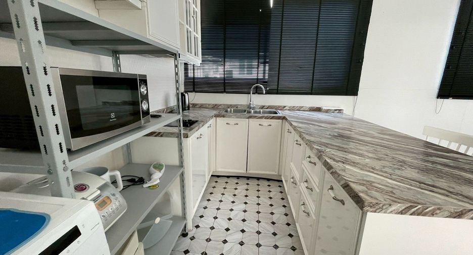 For rent 4 bedrooms villa in Hua Hin, Prachuap Khiri Khan
