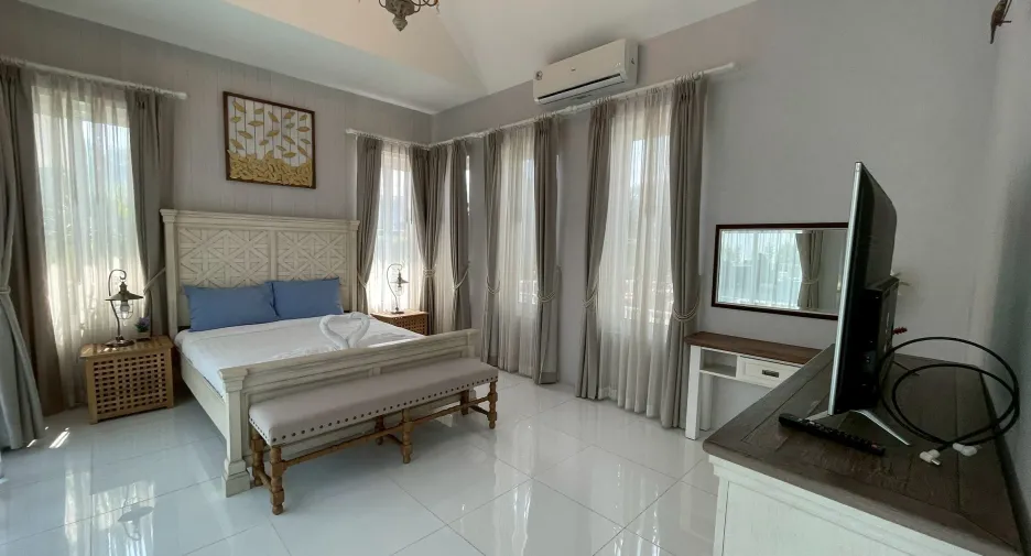For rent 4 bedrooms villa in Hua Hin, Prachuap Khiri Khan