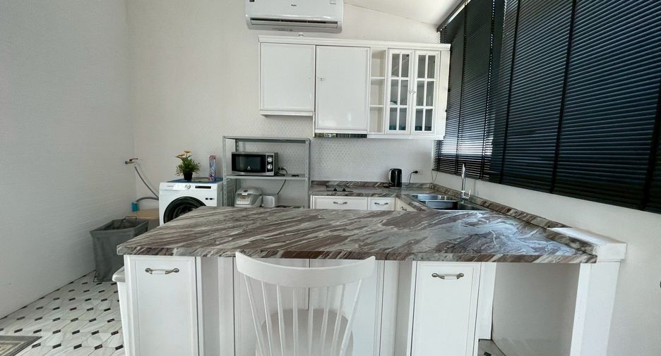 For rent 4 bedrooms villa in Hua Hin, Prachuap Khiri Khan