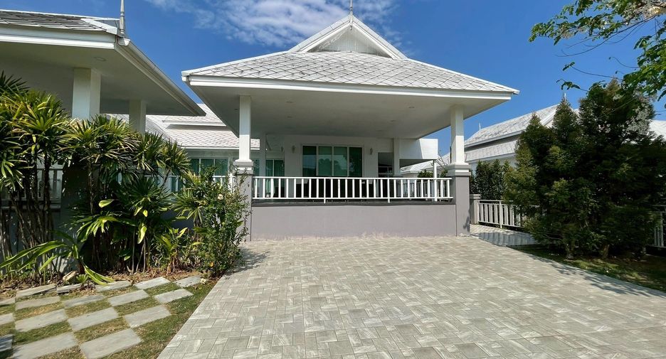 For rent 4 bedrooms villa in Hua Hin, Prachuap Khiri Khan
