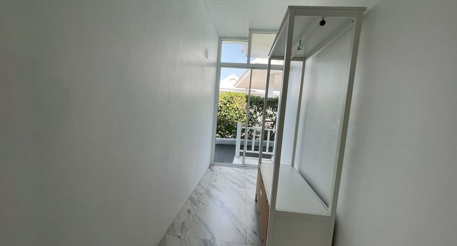 For rent 4 bedrooms villa in Hua Hin, Prachuap Khiri Khan