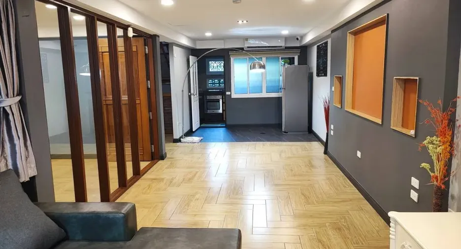 For rent 3 bedrooms townhouse in Khlong Toei, Bangkok