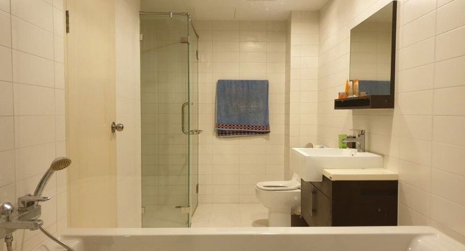 For rent 2 bedrooms condo in Phaya Thai, Bangkok