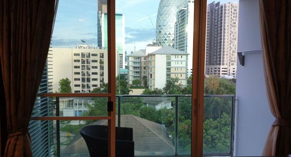 For rent 2 bedrooms condo in Phaya Thai, Bangkok
