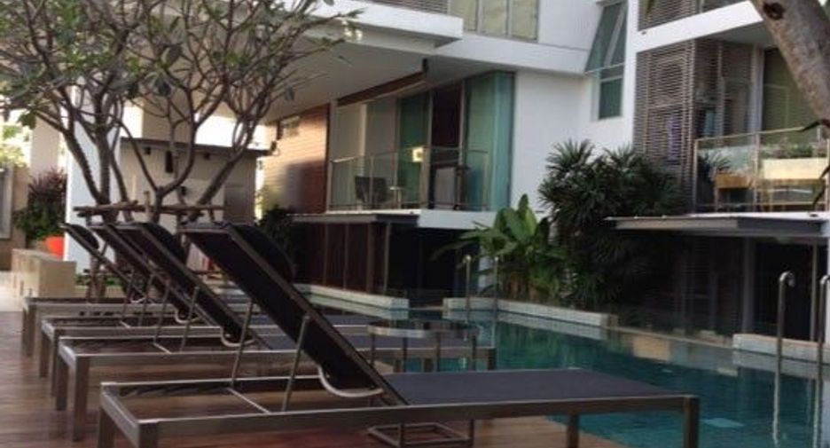 For rent 2 bedrooms condo in Phaya Thai, Bangkok