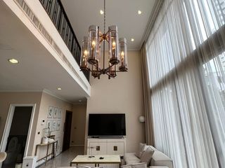 Casa adosada en alquiler y en venta de 3 habitaciones en Watthana, Bangkok