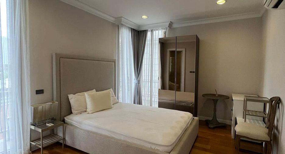 For rent and for sale 3 bedrooms townhouse in Watthana, Bangkok
