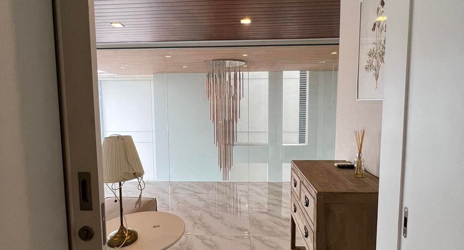 For rent and for sale 3 bedrooms townhouse in Watthana, Bangkok