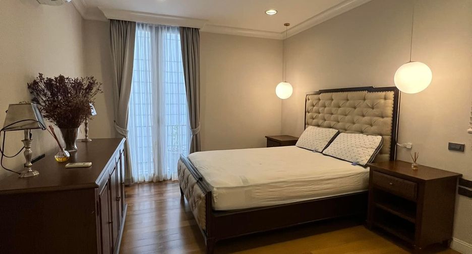 For rent and for sale 3 bedrooms townhouse in Watthana, Bangkok