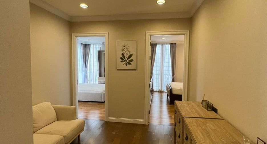 For rent and for sale 3 bedrooms townhouse in Watthana, Bangkok