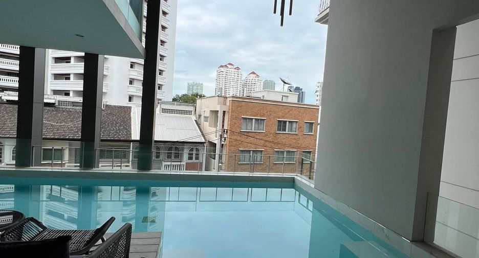 For rent and for sale 3 bedrooms townhouse in Watthana, Bangkok