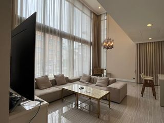 Casa adosada en alquiler y en venta de 3 habitaciones en Watthana, Bangkok