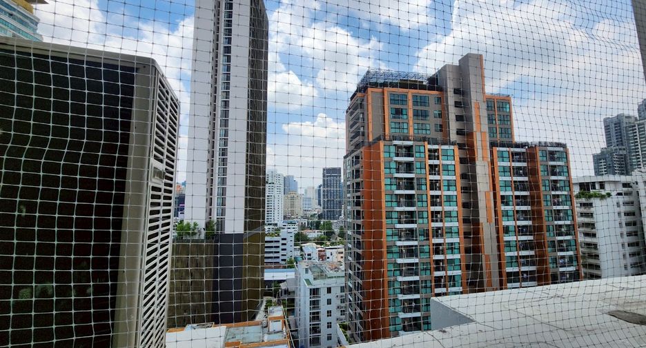For rent 3 bedrooms condo in Watthana, Bangkok