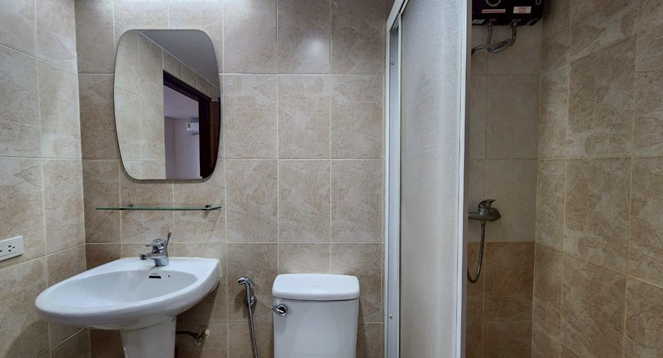 For rent 3 bedrooms condo in Watthana, Bangkok