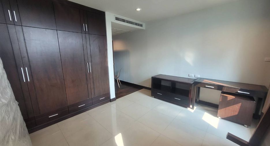 Wohnung zur Miete mit 3 Zimmer in Sathon, Bangkok
