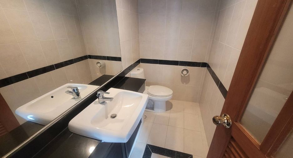 Wohnung zur Miete mit 3 Zimmer in Sathon, Bangkok