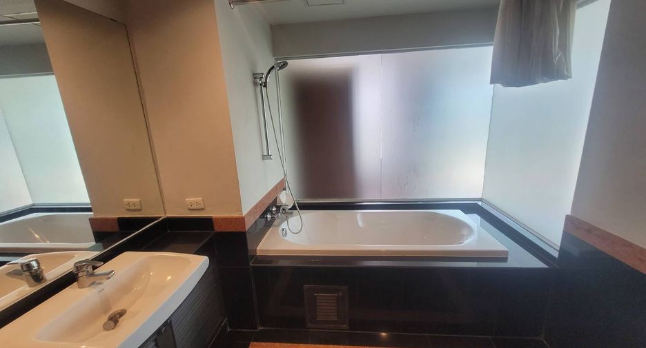 Wohnung zur Miete mit 3 Zimmer in Sathon, Bangkok