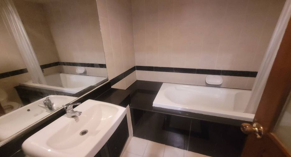 Wohnung zur Miete mit 3 Zimmer in Sathon, Bangkok
