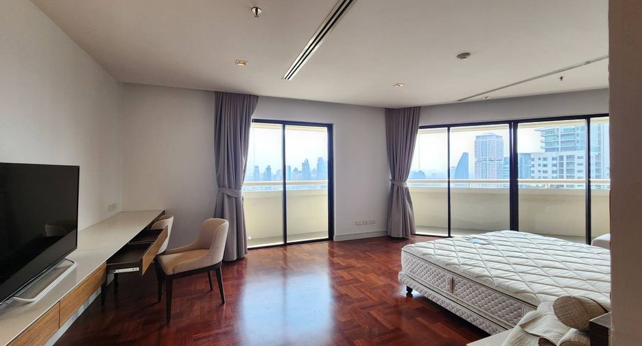 For rent 4 bedrooms condo in Khlong Toei, Bangkok