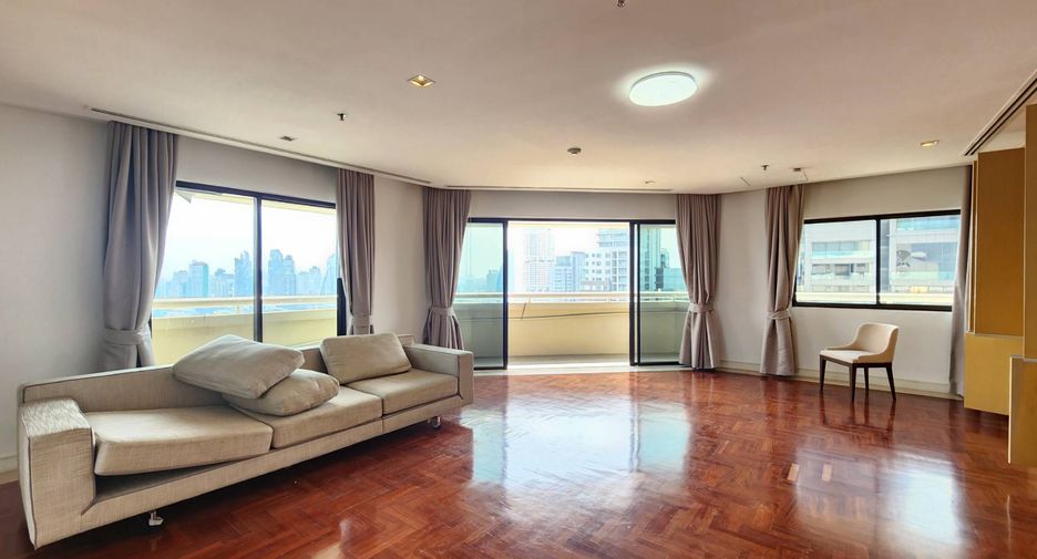 For rent 4 bedrooms condo in Khlong Toei, Bangkok