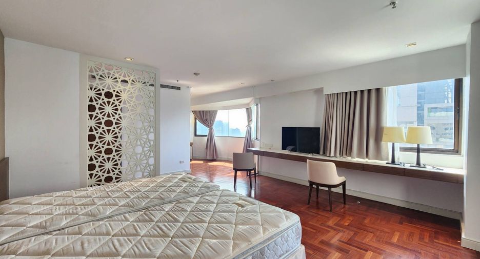 For rent 4 bedrooms condo in Khlong Toei, Bangkok
