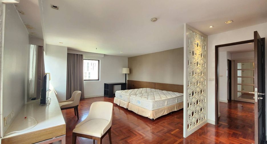 For rent 4 bedrooms condo in Khlong Toei, Bangkok