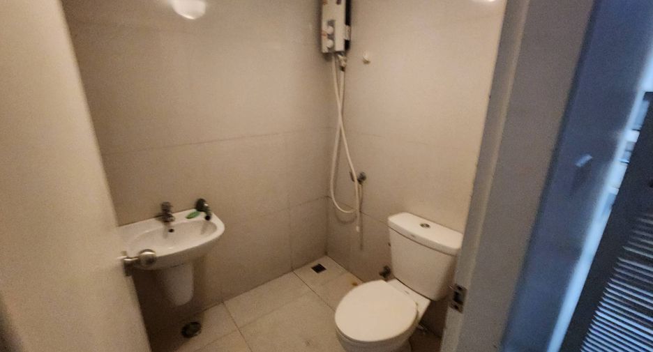 For rent 4 bedrooms condo in Khlong Toei, Bangkok