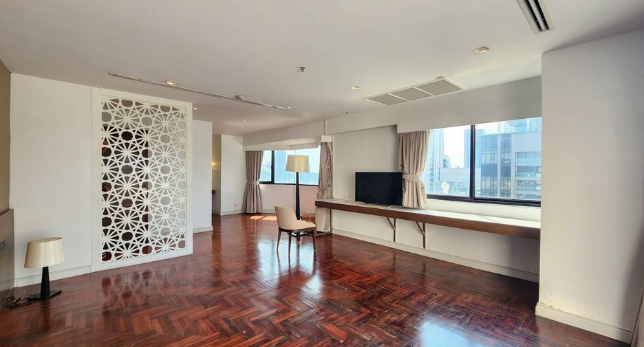 For rent 4 bedrooms condo in Khlong Toei, Bangkok