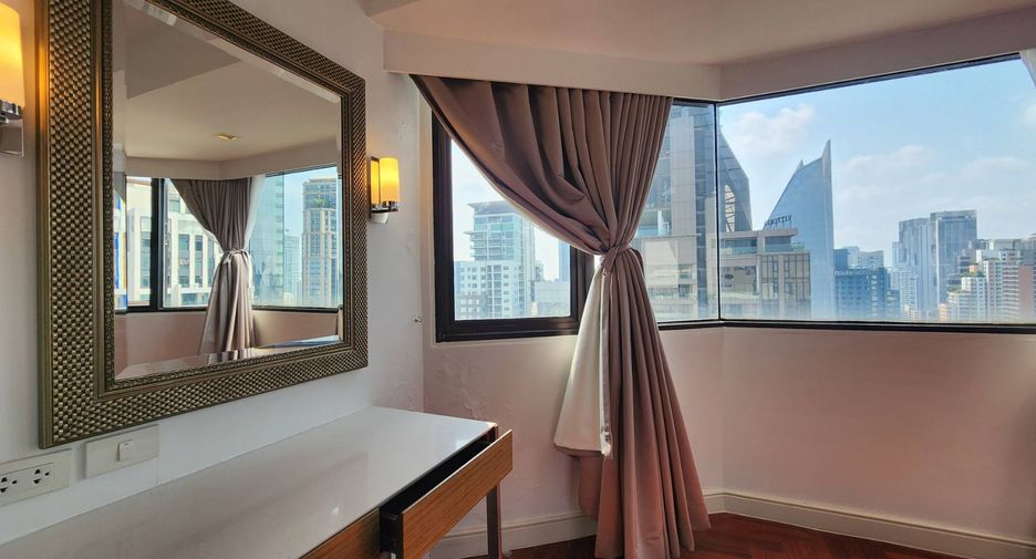 For rent 4 bedrooms condo in Khlong Toei, Bangkok