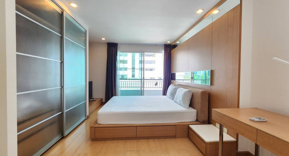 For rent 3 bedrooms condo in Watthana, Bangkok