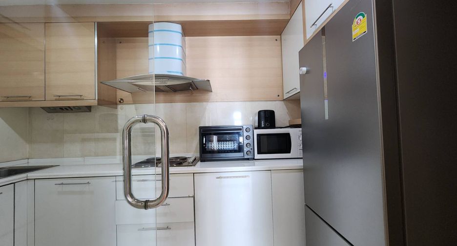 For rent 3 bedrooms condo in Watthana, Bangkok
