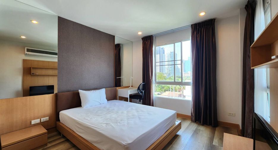 For rent 3 bedrooms condo in Watthana, Bangkok