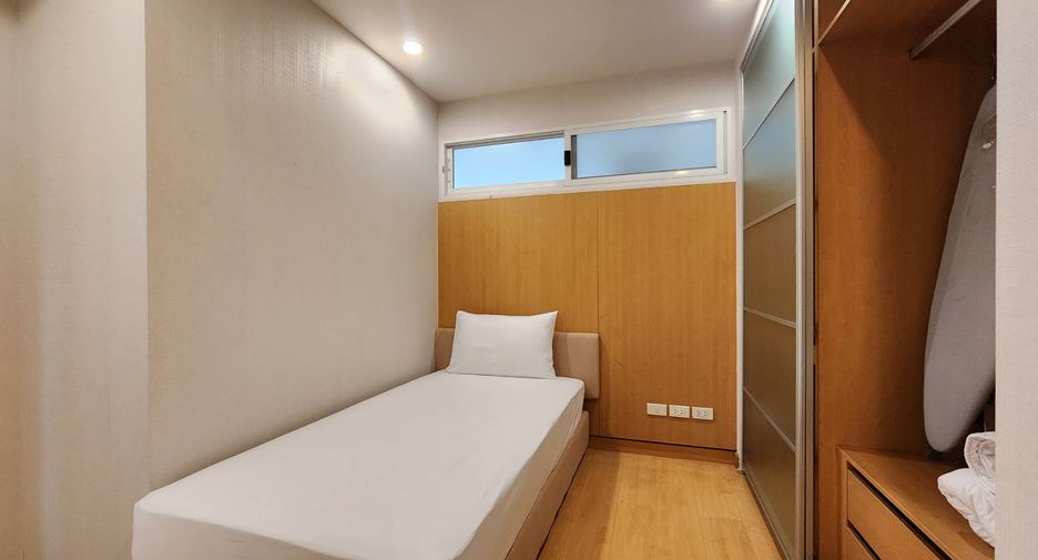For rent 3 bedrooms condo in Watthana, Bangkok