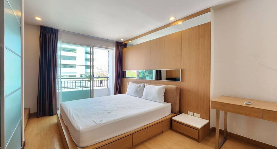 For rent 3 bedrooms condo in Watthana, Bangkok