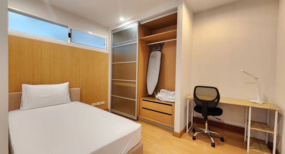 For rent 3 bedrooms condo in Watthana, Bangkok